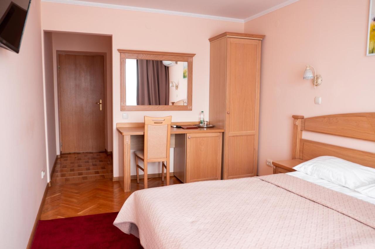 Hotel Halychyna Ternopil Eksteriør billede